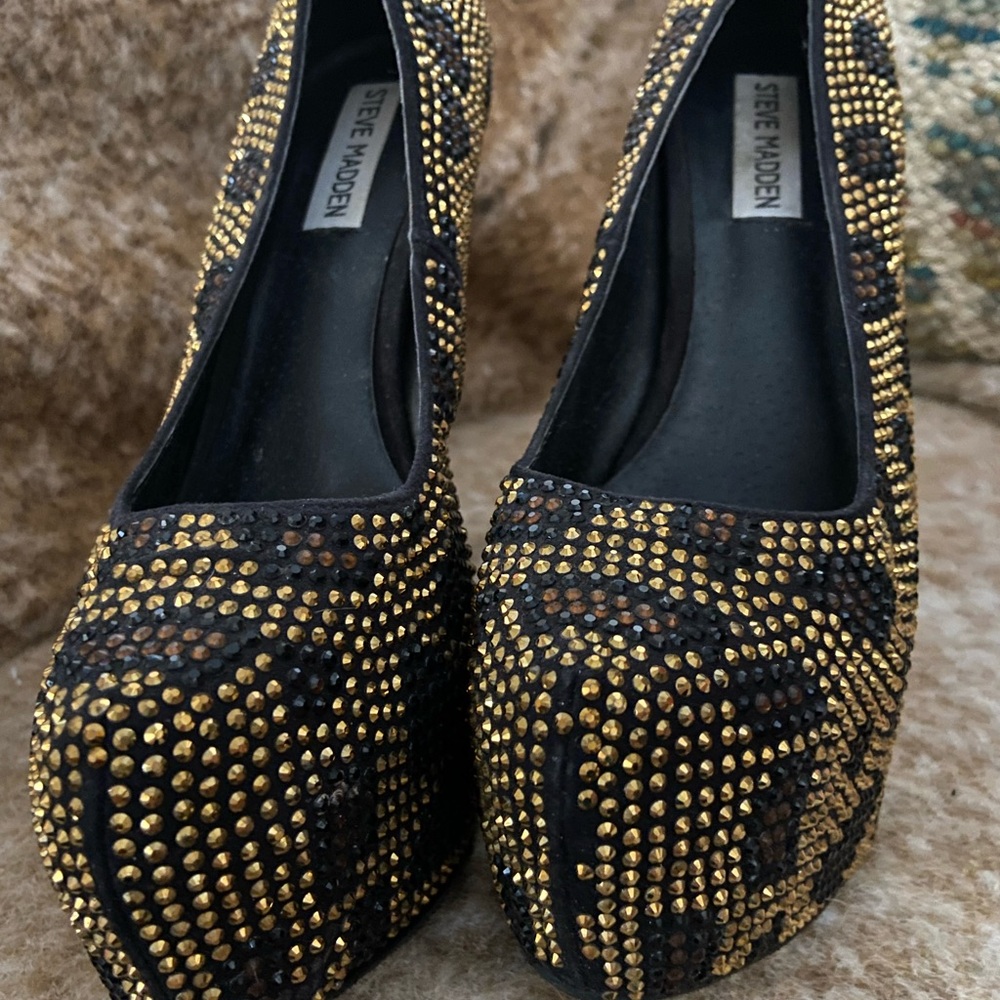 Steve Madden Black and Gold Studded Heels